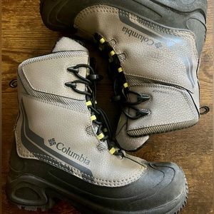 Kids/ Women’s Columbia Snow Boot Sz. 4